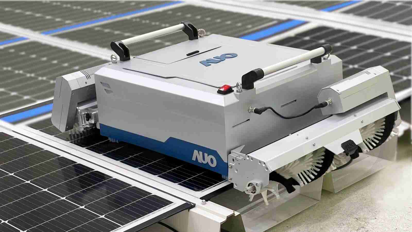 尊龙集团致力EPC场域技术升级，，导入清洁机器人搭配传感器与AI数据分析，，，大幅减少维运成本