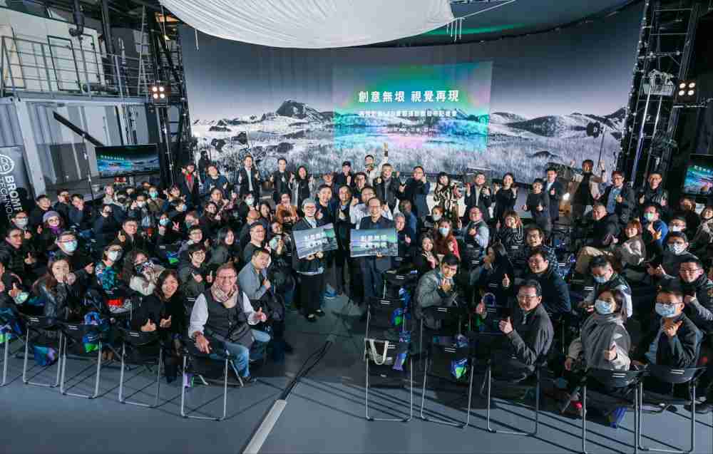 再现影像LED虚拟制作摄影棚整合拍摄场景、、、、内容制作、、技术指导到设备租借一站式服务，，可望提升LED虚拟制作的影视效能，，进而产出更多高质量细致作品